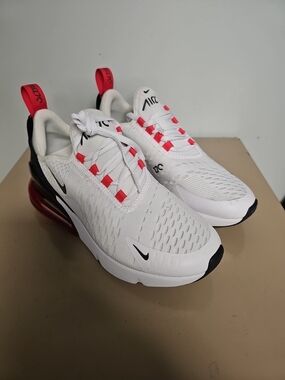 New Nike Air Max 270 (GS) “White Red” 943345-111 Youth Size 4